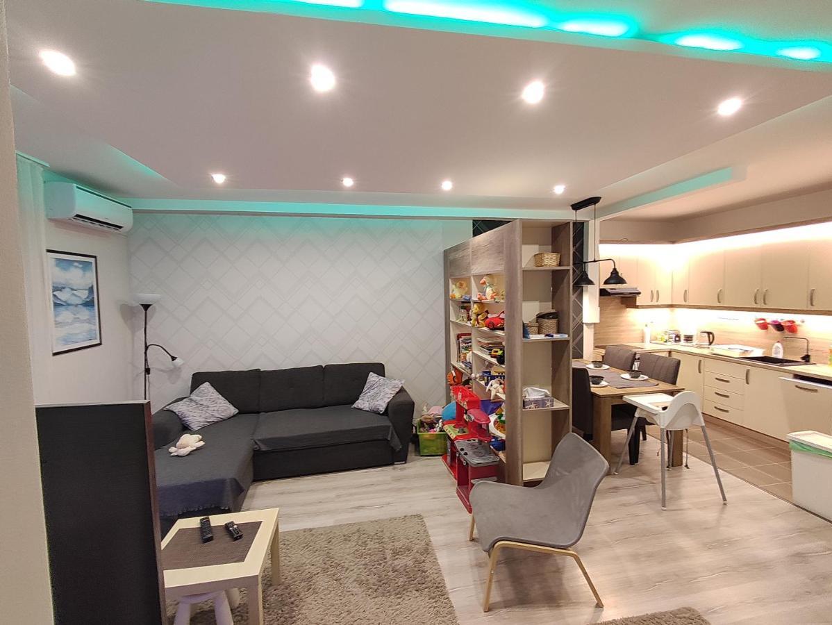 Family Residence เอ็กเกอร์ ภายนอก รูปภาพ